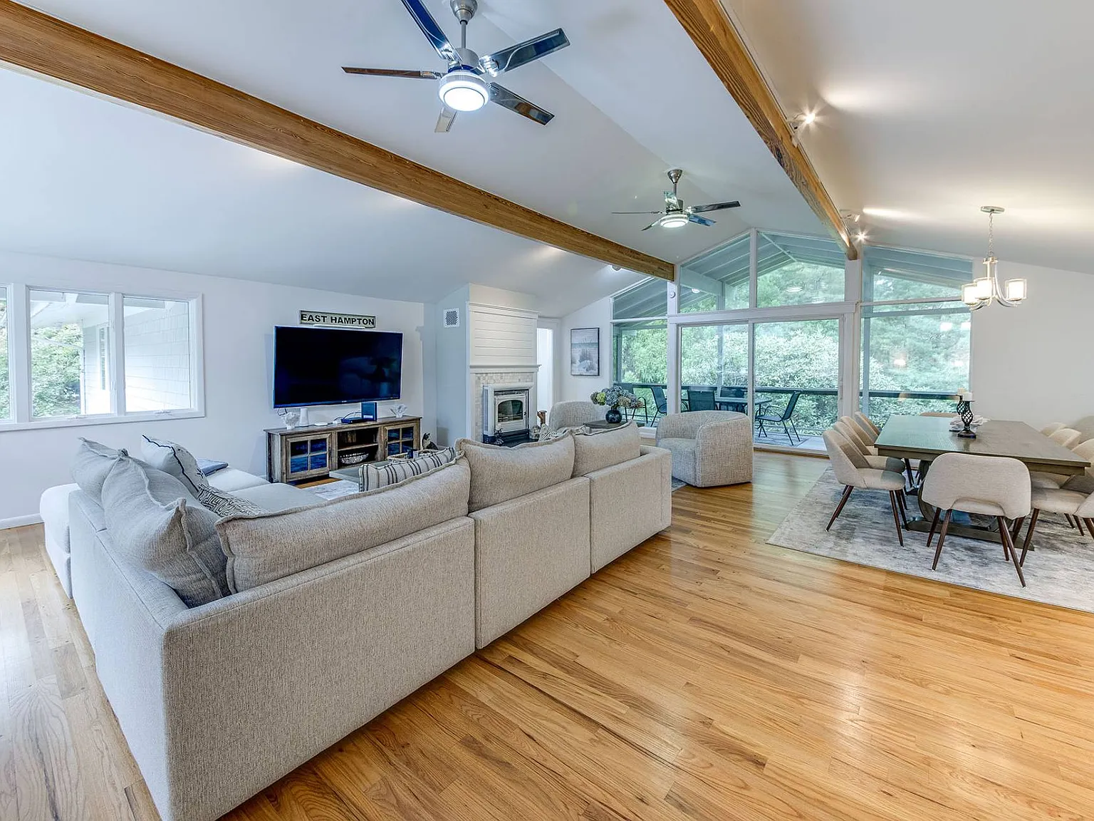 Renovated Bright Contemporary Checks All Boxes — Photo 4