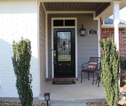 5th image of 210 Olive Vista Dr