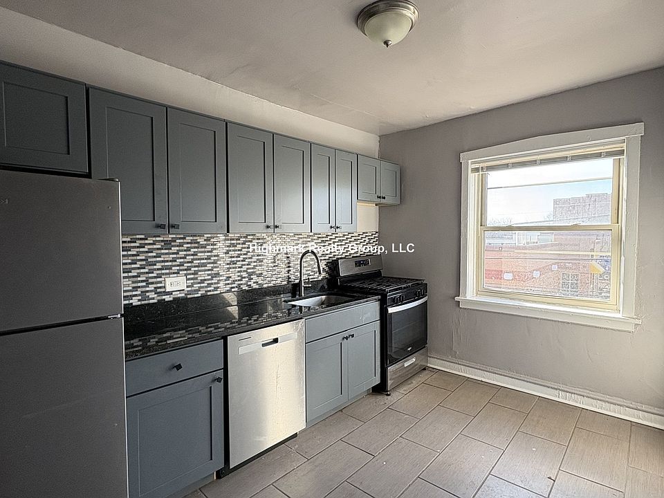 1st image of 4027 1/2 W Melrose St #2E