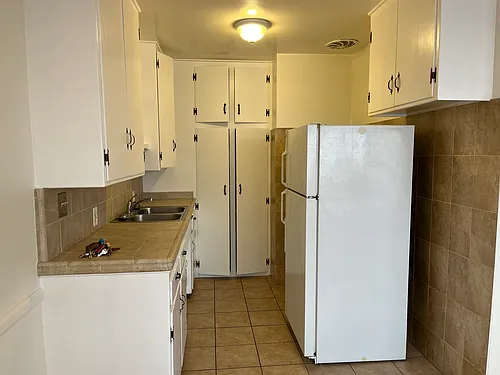 1030 N Stanley Ave #2 Photo 1