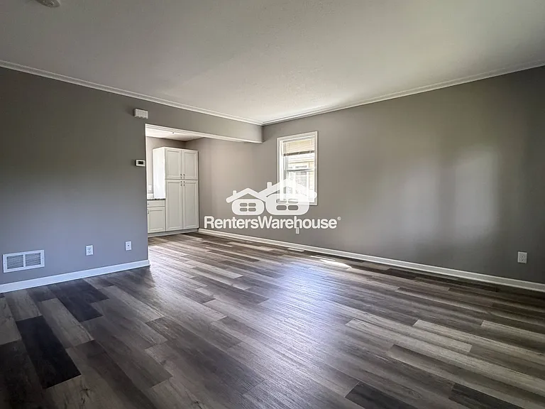 723 Tyler St NE — Photo 8