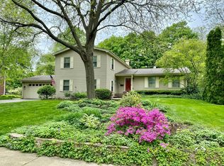 531 Tyler Rd, Saint Charles, IL 60174