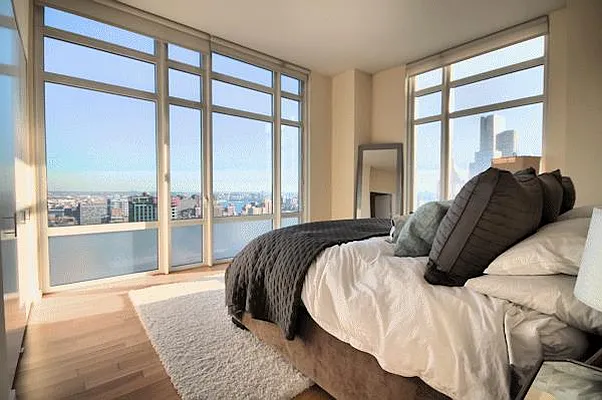Rented by Kian Realty | media 16