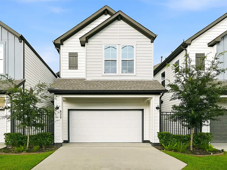8324 Curry Rd — Photo 1
