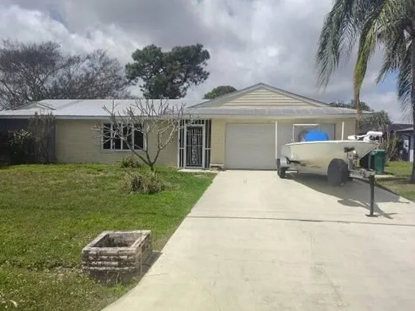 2486 SE Wishbone Rd, Port Saint Lucie, FL 34952