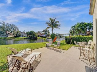 9250 Oak Grove Cir, Davie, FL 33328