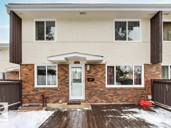 124 Roseland Vlg NW, Edmonton, AB T5E 5R6