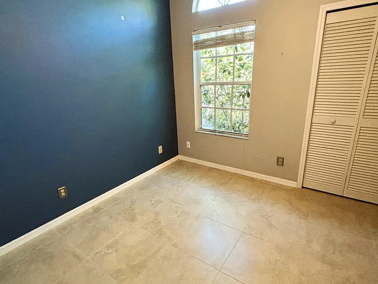 1379 California Dr — Photo 11