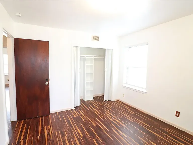 9107 Rustown Dr — Photo 12