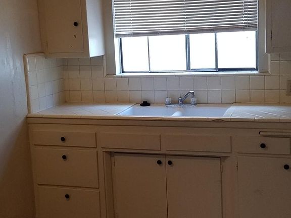 4th image of 5763 Laurel Canyon Blvd #10