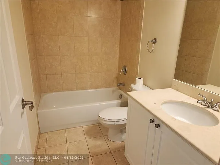 6094 Live Oak Ct #A — Photo 15