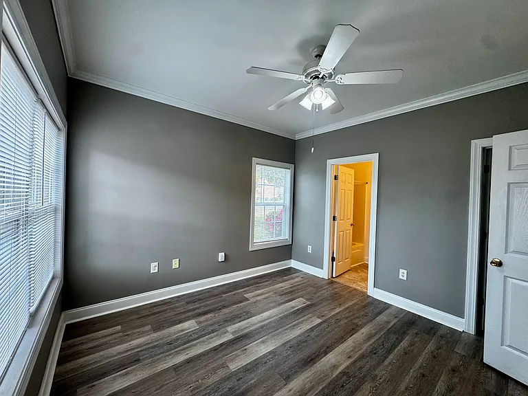2037 Silvercrest Dr #B — Photo 10