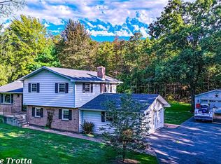 2231 Mountain Rd, Slatington, PA 18080