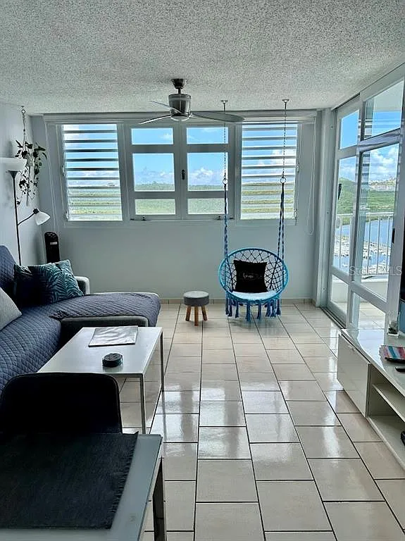 1 bed, 1.0 bath, $1,250 — Photo 4