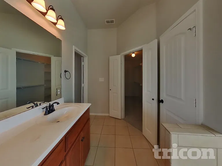 1713 Meadowlark Ln — Photo 8