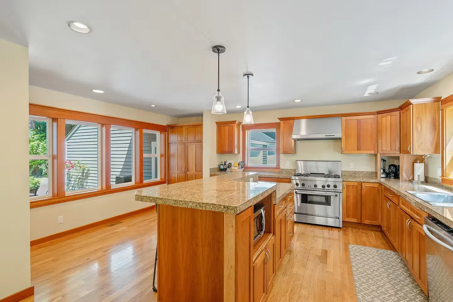 SW West Haven Dr, Portland — Photo 3