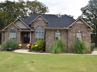 295 Creekside Cir, Gadsden, AL 35901
