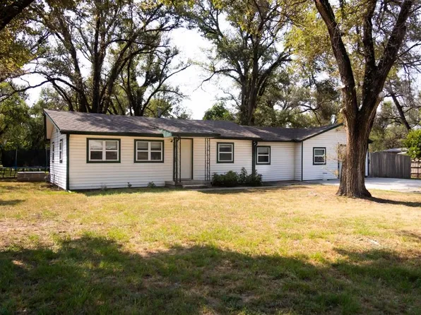 8709 S Broadway Ave, Haysville, KS 67060