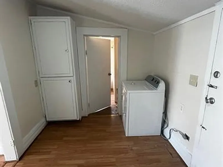 408 Hiley St — Photo 6