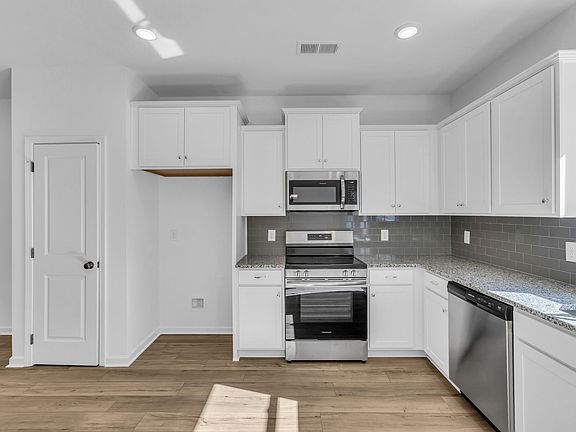 7th image of this home