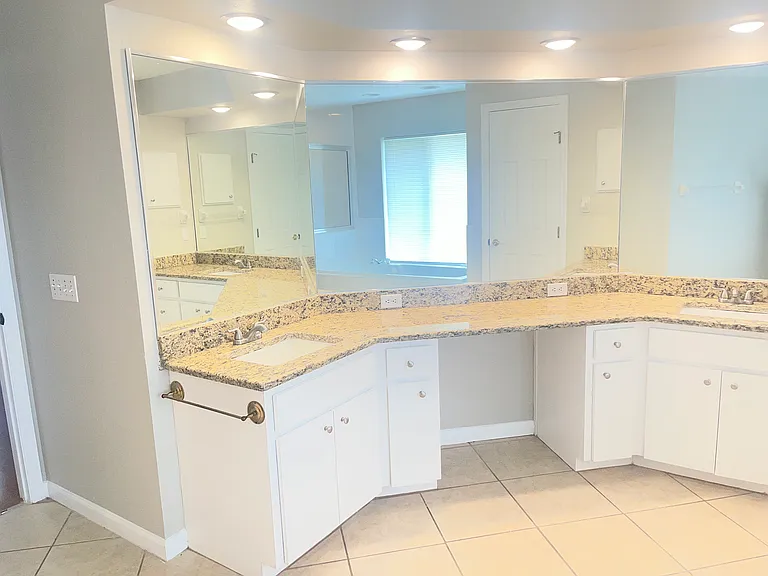 2052 Windwood Ln — Photo 33