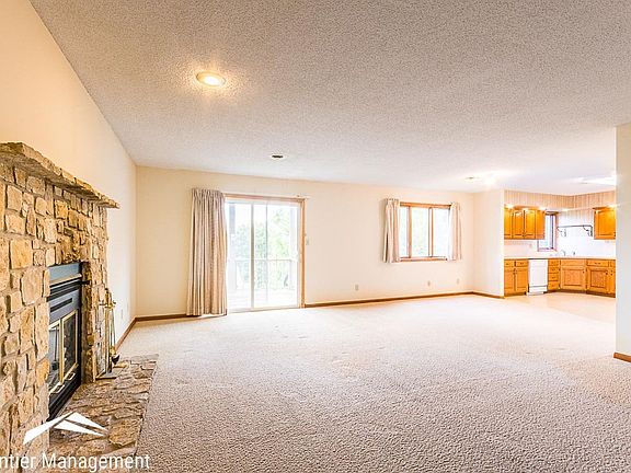 3rd image of 1919 Crescent Dr #1