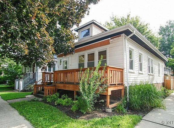 3rd image of 1146 Clarence Ave