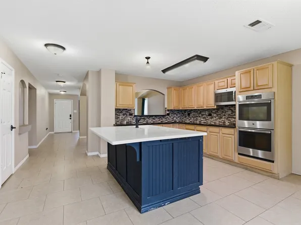 829 Elbe Dr, Arlington, TX 76001