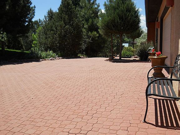 stone driveway from street