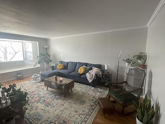 3rd image of 2131 E Lambourne Ave S