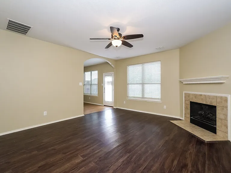 2808 Lynx Ln — Photo 6