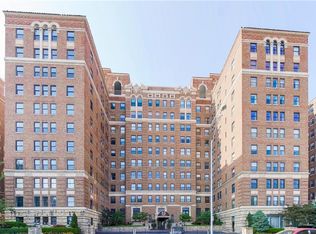 229 Ward Pkwy APT 801B, Kansas City, MO 64112