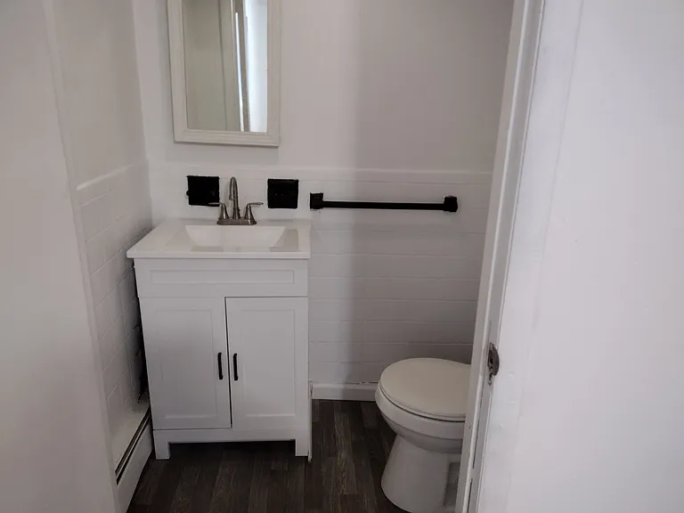 150 Rosalyn Ct #201A — Photo 1