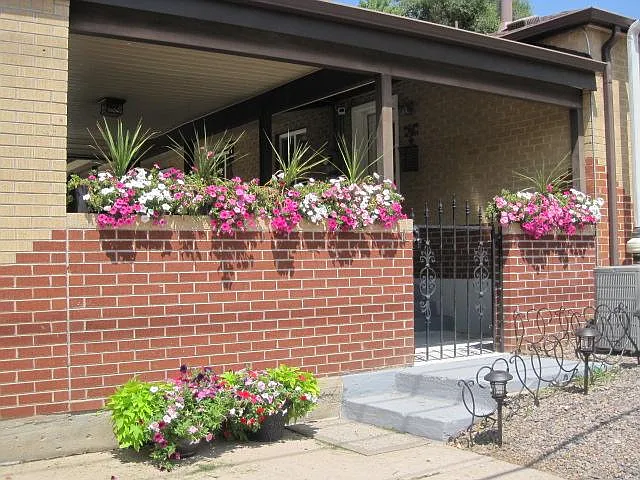 5395 S Crocker St — Photo 2
