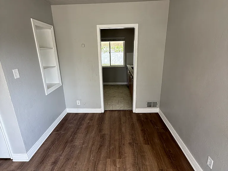 1372 W Glenrose Dr — Photo 7