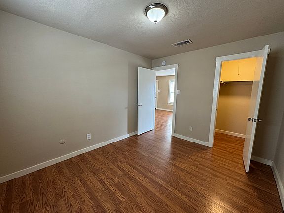 3rd image of 1034 W Village Ct #D