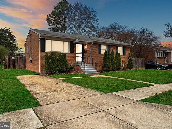 2nd image of 2713 Pinecreek Pl