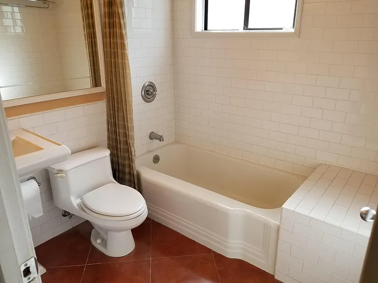 6109 Tehama Ave — Photo 14