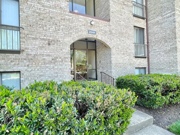 2049 Royal Fern Ct Unit 43/21C, Reston, VA 20191