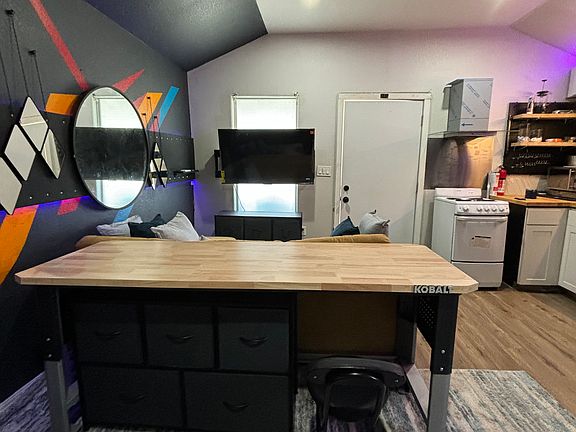 3rd image of 326 Lamar St #3
