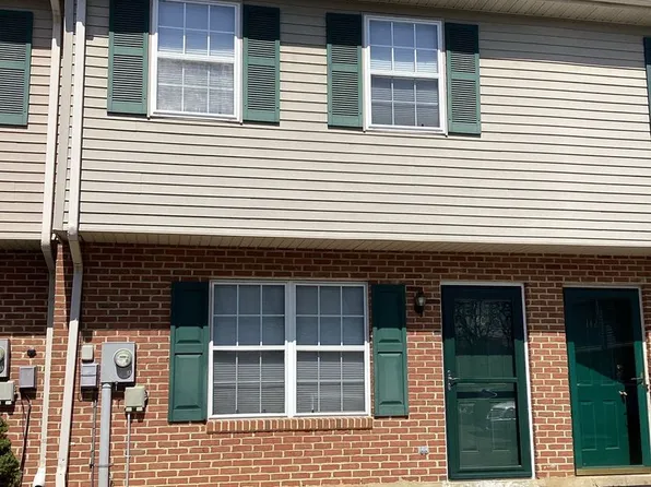 140 Orchard Ln, Hanover, PA 17331