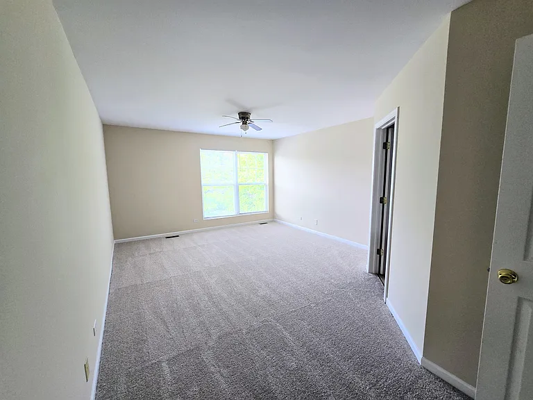4039 Blackstone Dr — Photo 5