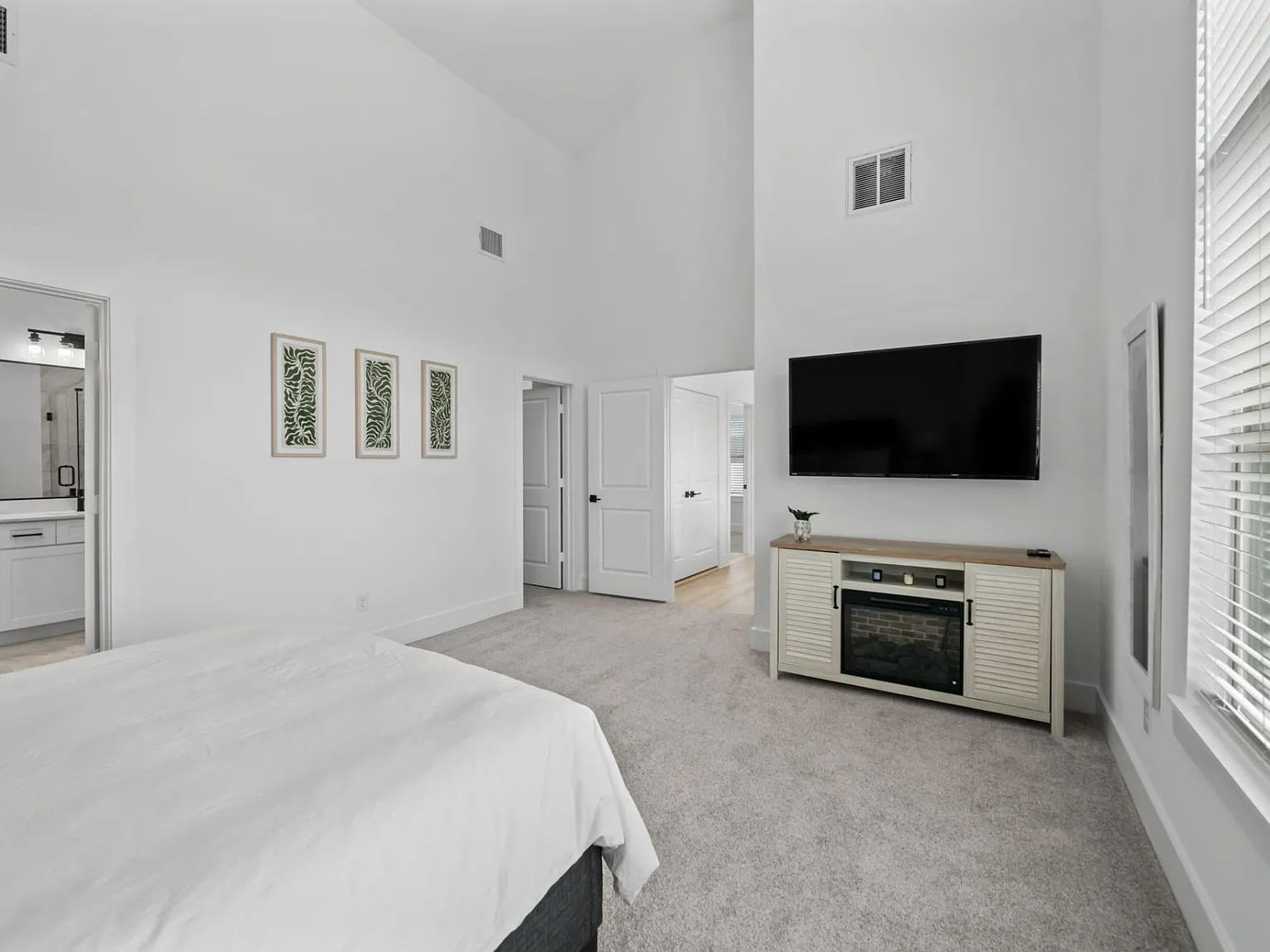 3 bed, $4,500 — Photo 3