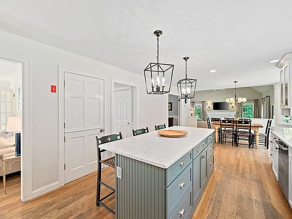 5th image of 478 Beechwood St