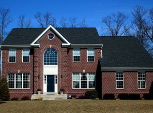 33 Lackawanna Ln, Falling Waters, WV 25419