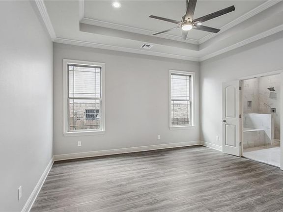 5th image of 11241 Parkwood Ct N