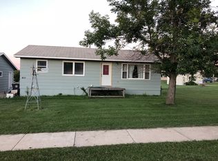 611 2nd St SW, Stanley, ND 58784