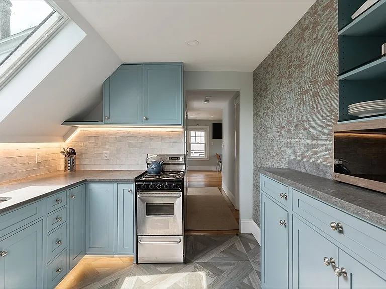 10 Brewer St — Photo 33