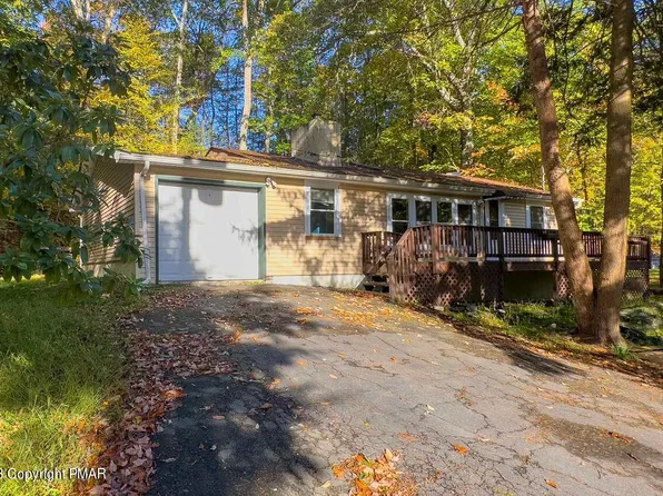 115 Hawthorne Dr, Dingmans Ferry, PA 18328