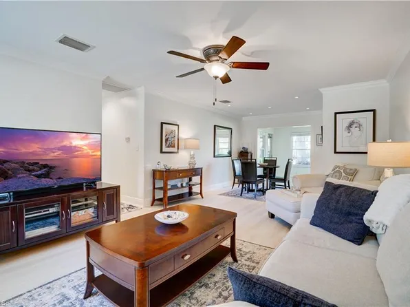 1078 Forest Lakes DR #3A, NAPLES, FL 34105